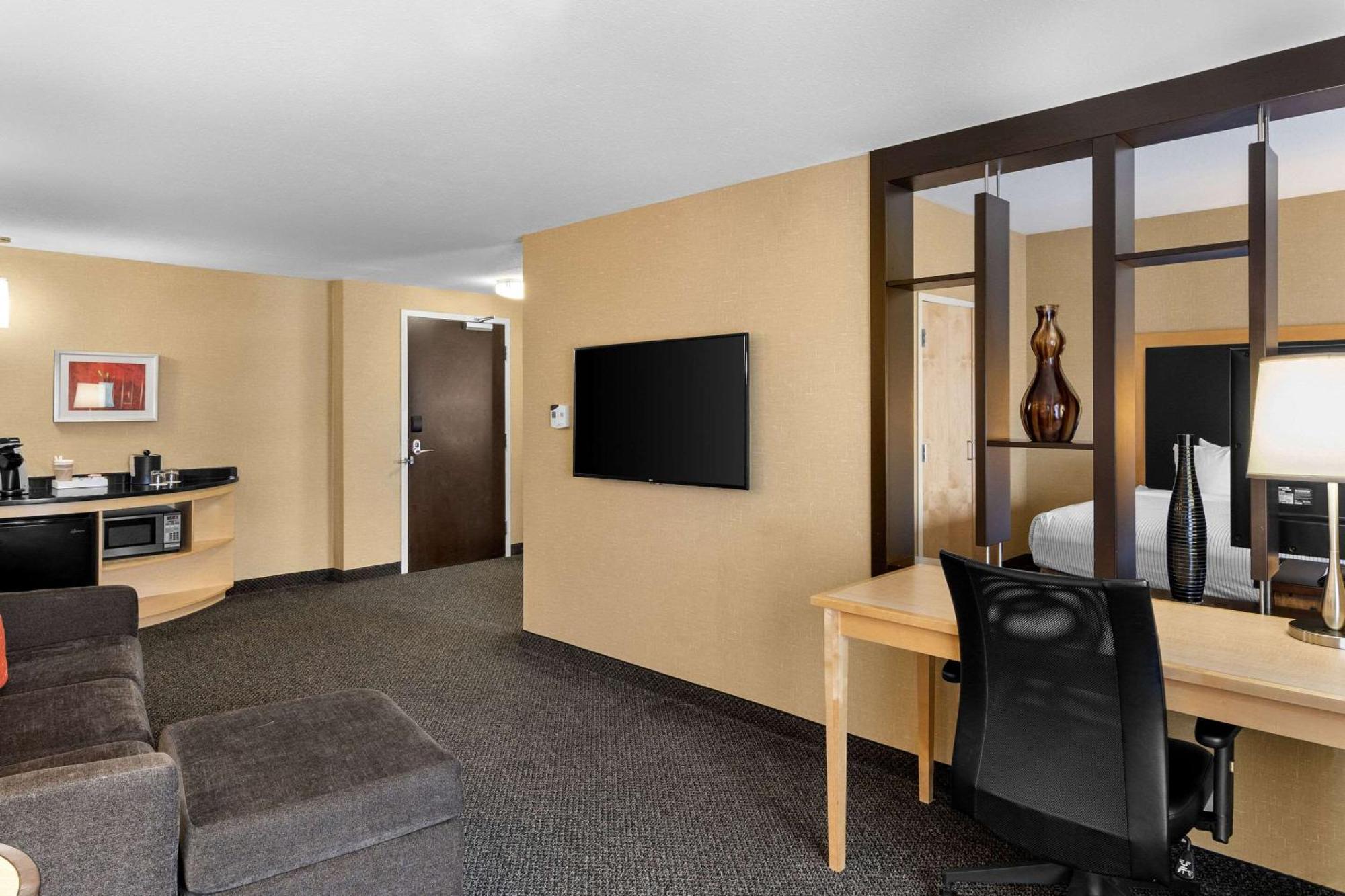 Cambria Hotel Columbus - Polaris Exterior photo